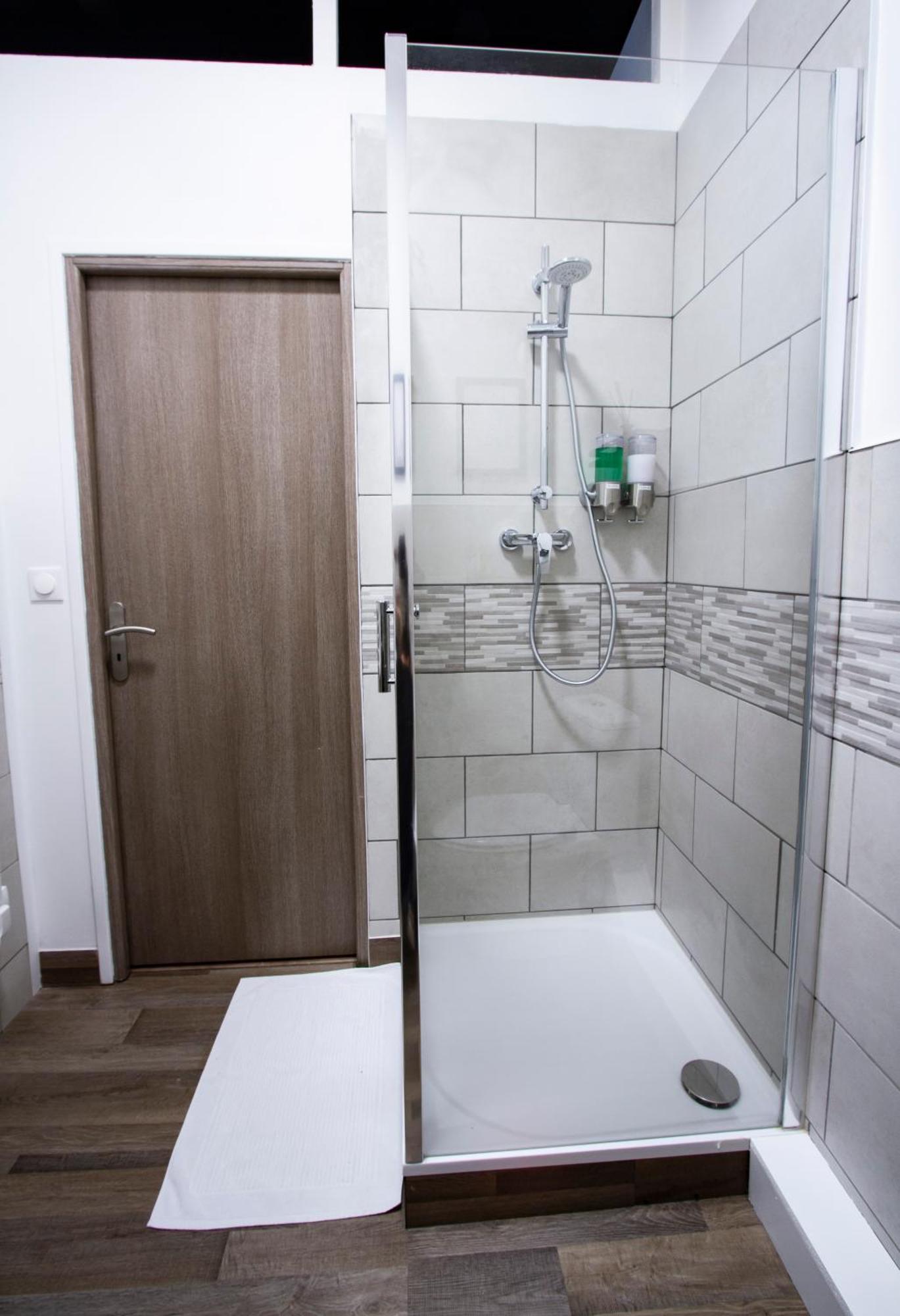 L'Hyper Centre - Netflix & Wifi - Literie Haut De Gamme - Check-In 24H24 - Goodmarning Chalons en Champagne Bagian luar foto